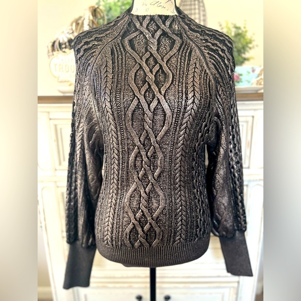 🖤GREAT GIFT! Black & Gold metallic cable knit sweater,size XS, NWT-see video 🎥 - Picture 1 of 15
